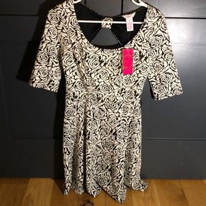 black and white flowers dress, above knee length